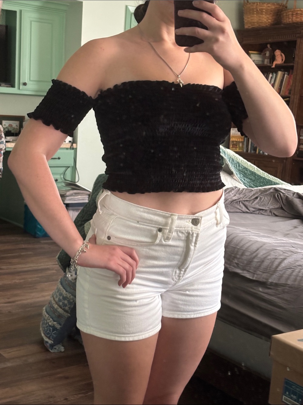 🐠2 for $16 Velvet Bozzolo off the shoulder Crop top - Picture 1 of 4